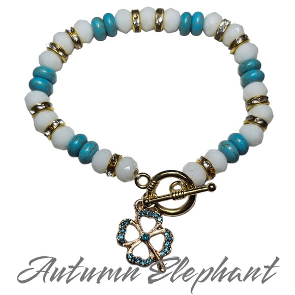 NWT Lucky Clover Bracelets - Set of 2 - Picture 3 of 6